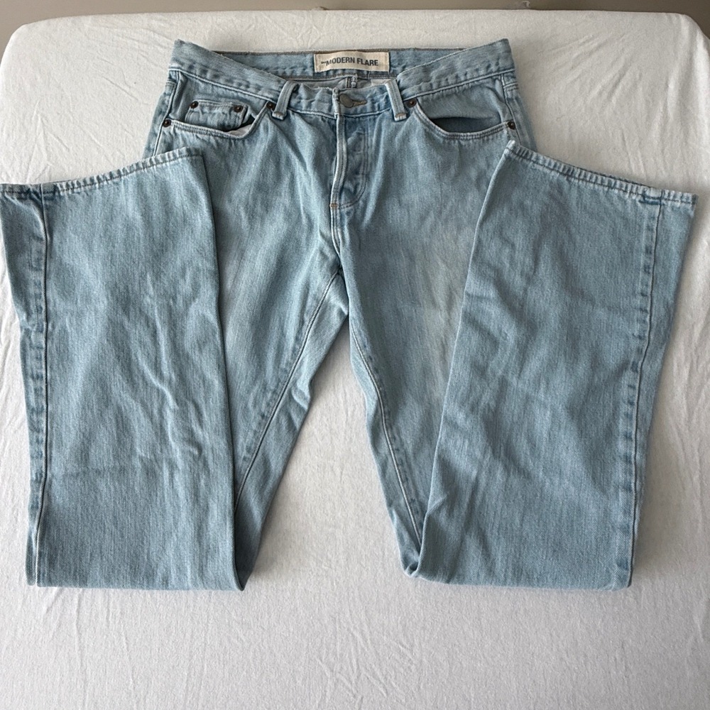 Vintage Y2K GAP Jeans Womens Modern Flare Low Rise Light Wash Denim Size 6 USA - Picture 3 of 11